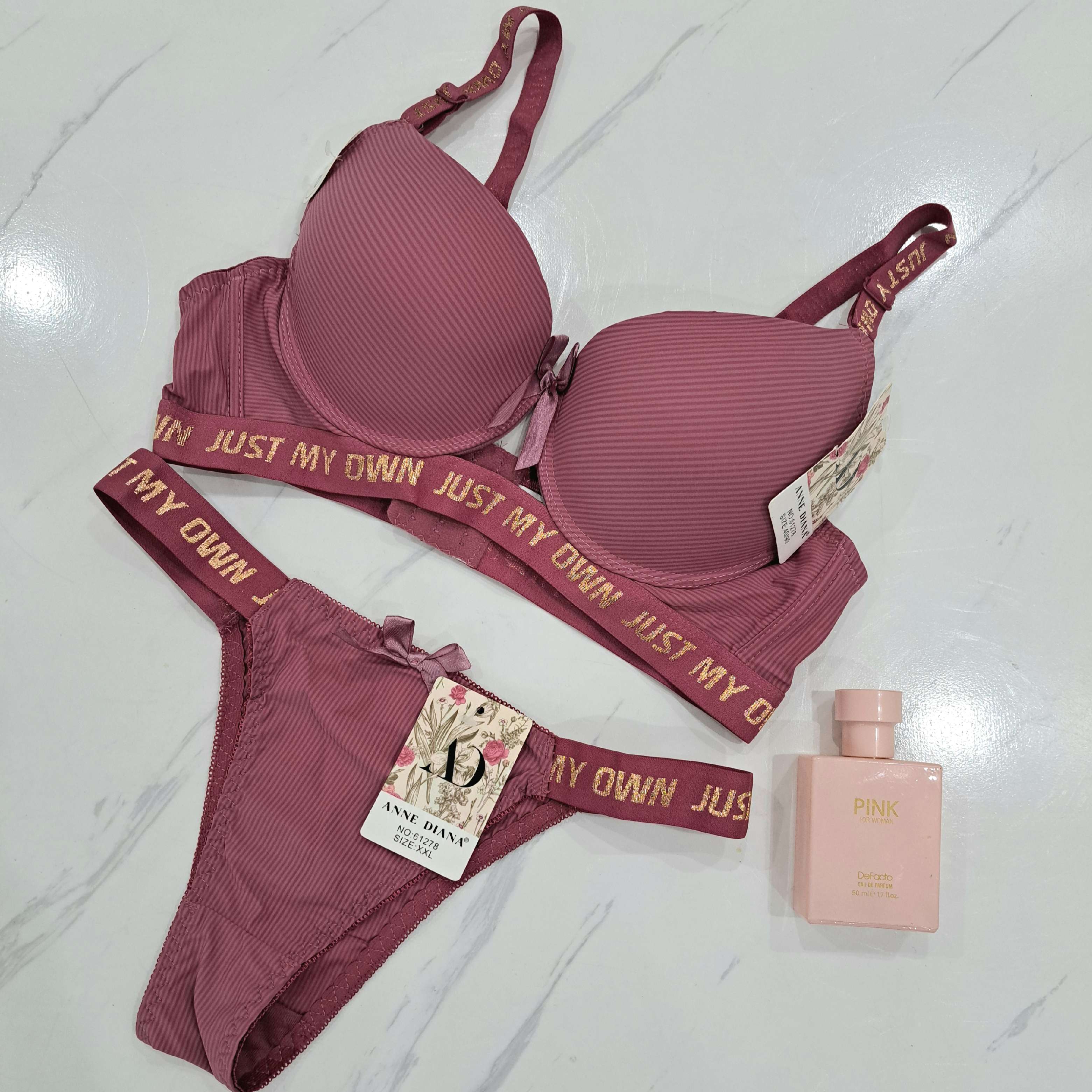 ست شورت سوتین صورتی