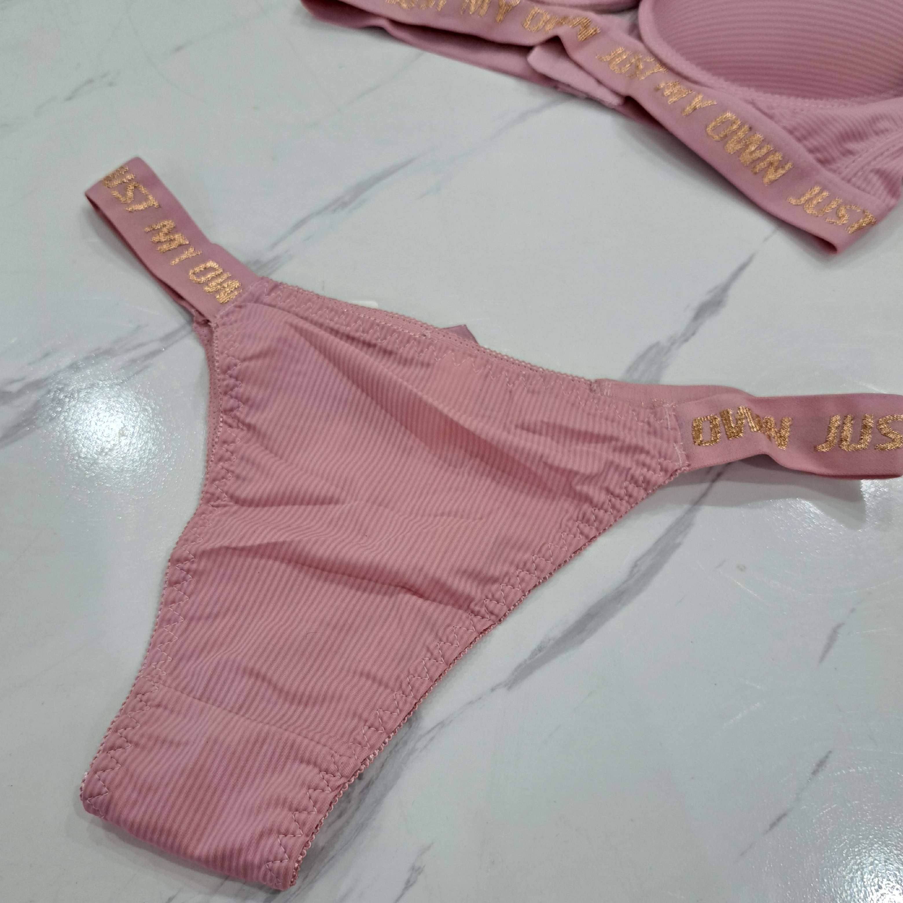 ست شورت سوتین صورتی