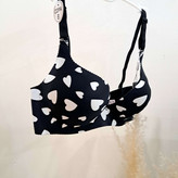 سوتین مشکی خال خالی