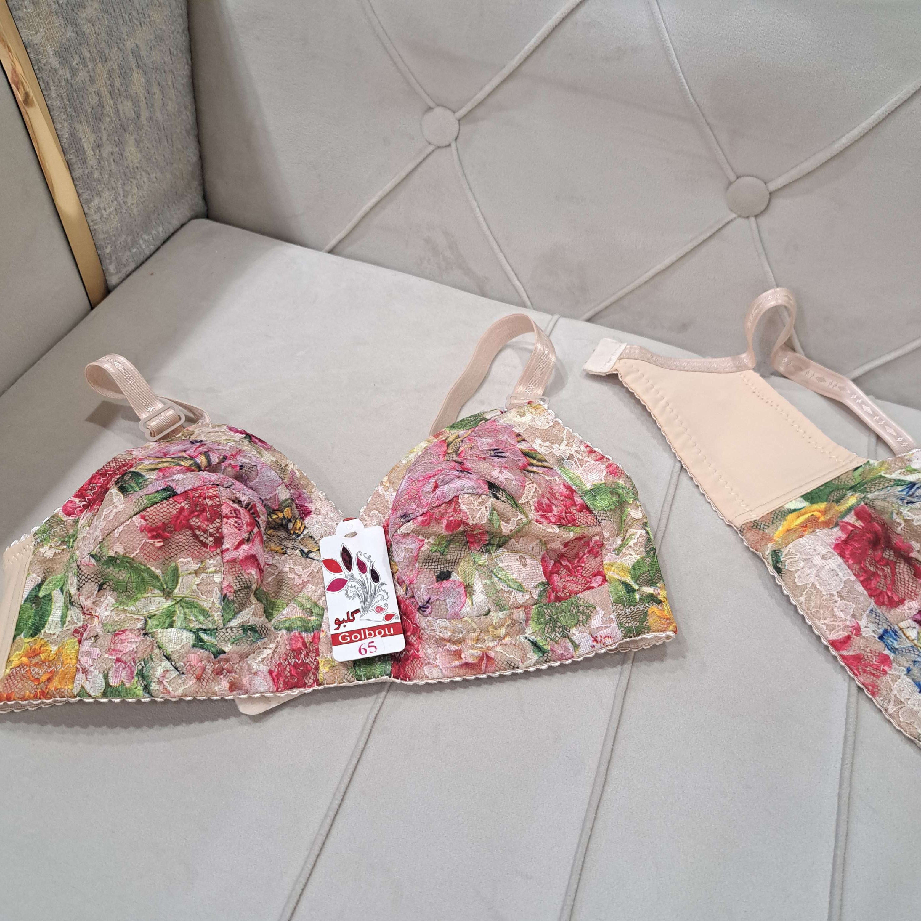 سوتین دخترانه